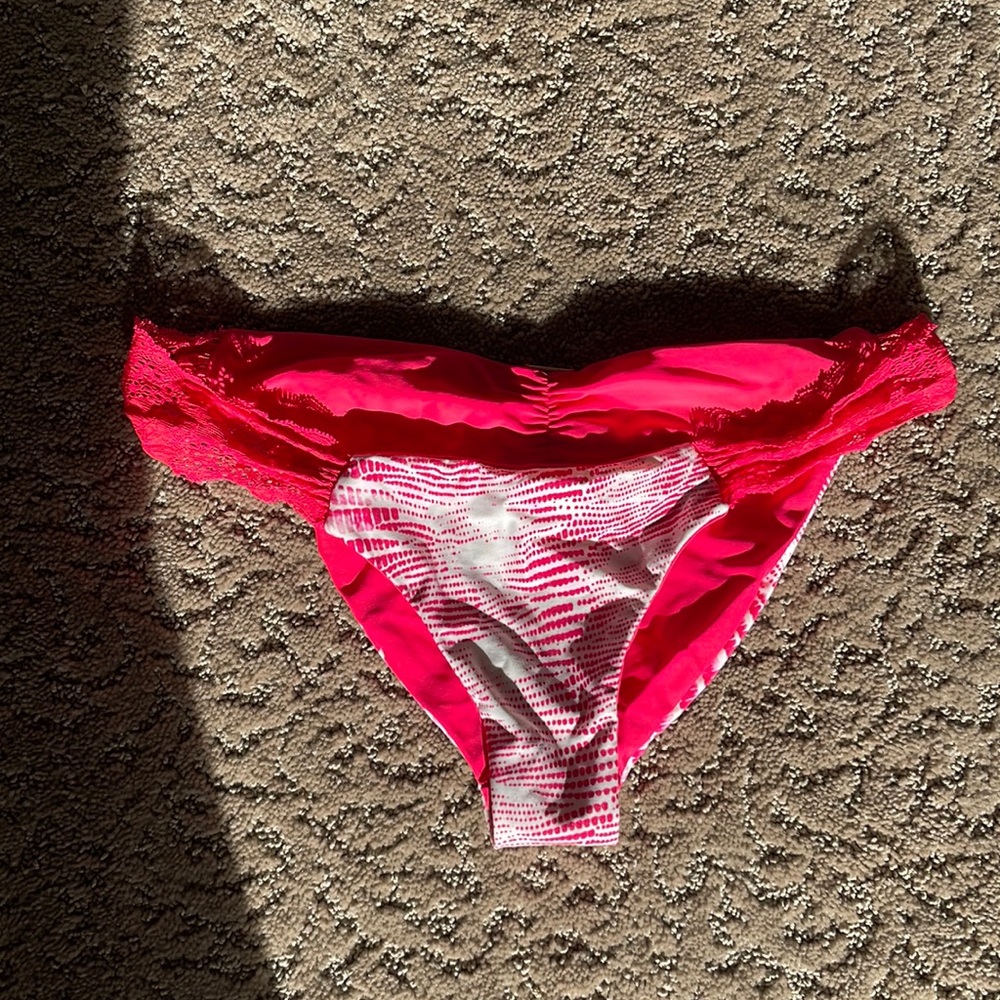 Beach bunny bottoms L